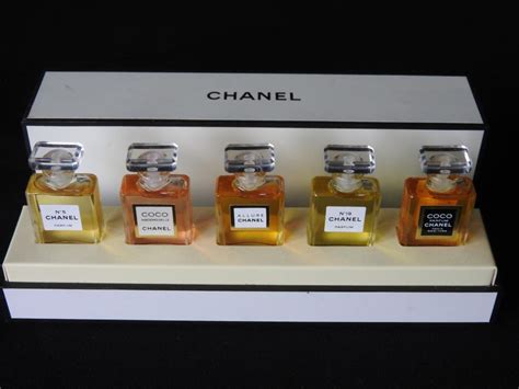 harga chanel mini perfume set|chanel gift set.